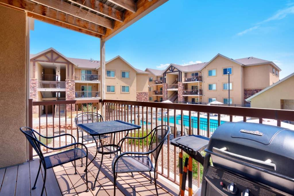 5K Top Floor Redcliff Condo, Pool & Hot Tub Моуаб Екстериор снимка